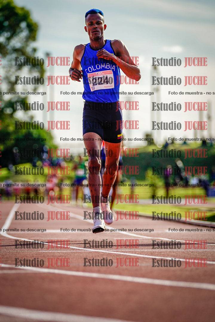 Fotos de los 3000 m con obstáculos de varones