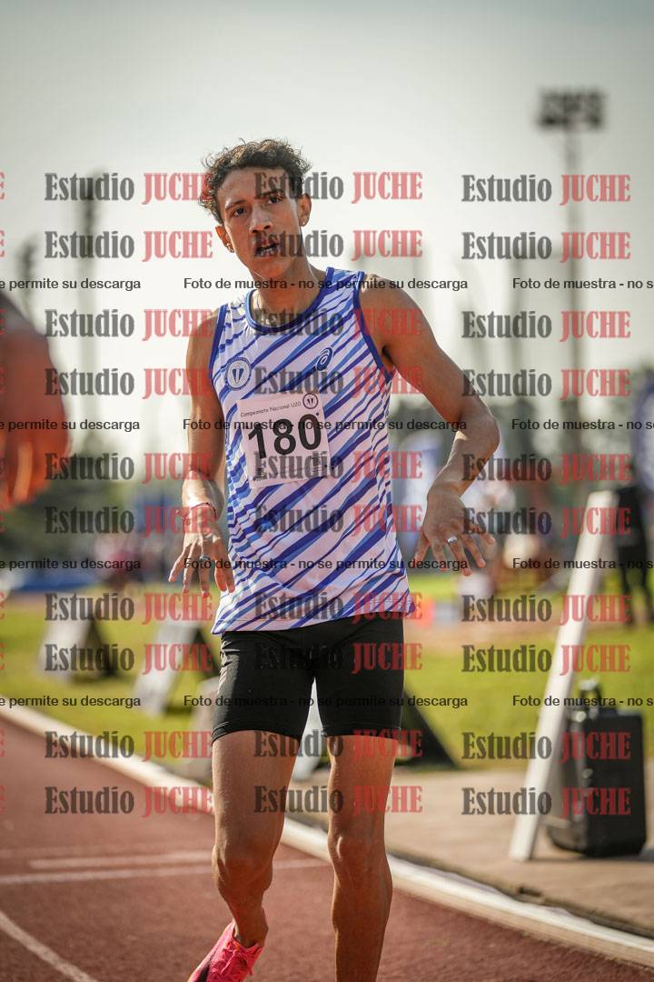 Fotos de los 800 m llanos de varones