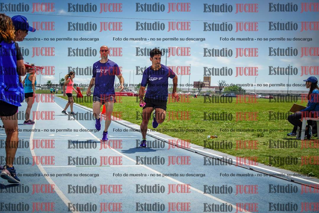 Fotos durante el transcurso de los relevos 20' para running teams - serie 2