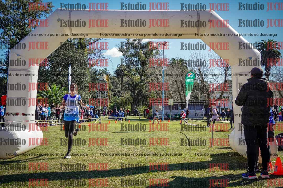 Fotos de la llegada del cross de 2000 m