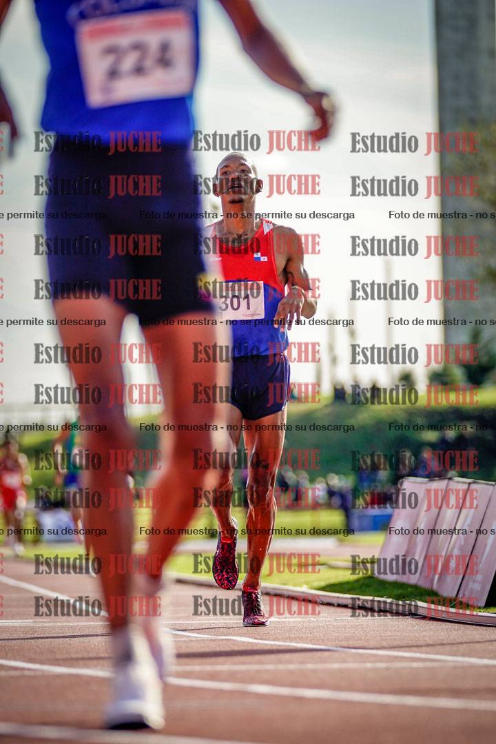Fotos de los 3000 m con obstáculos de varones