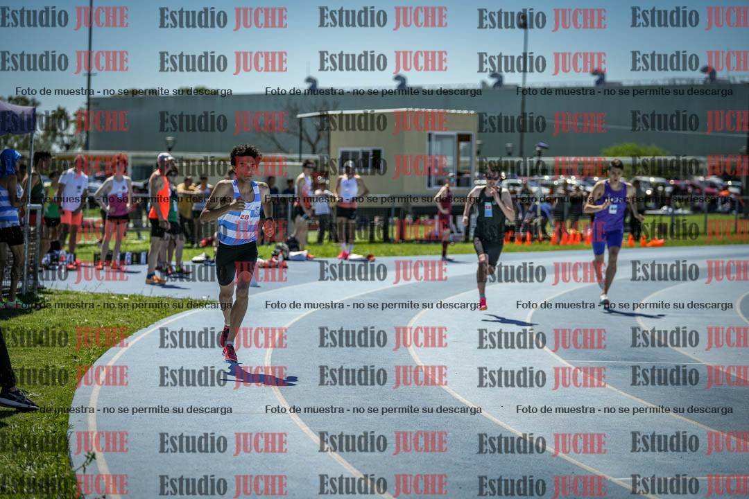 Fotos de los 800 m llanos de varones