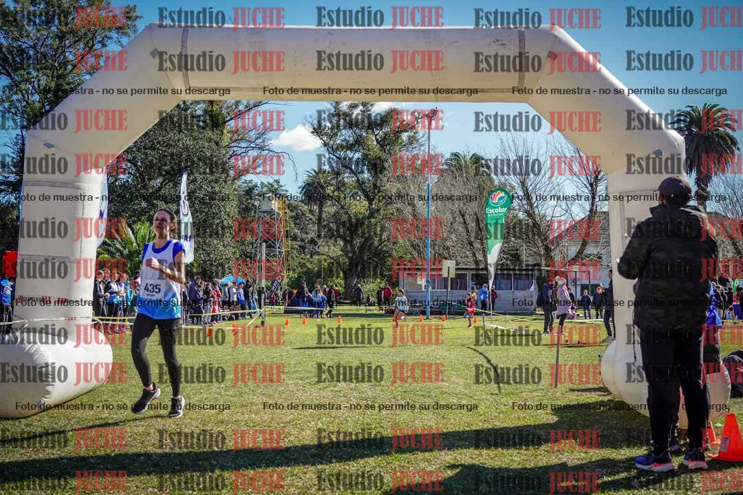 Fotos de la llegada del cross de 2000 m