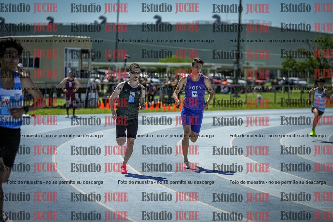 Fotos de los 800 m llanos de varones