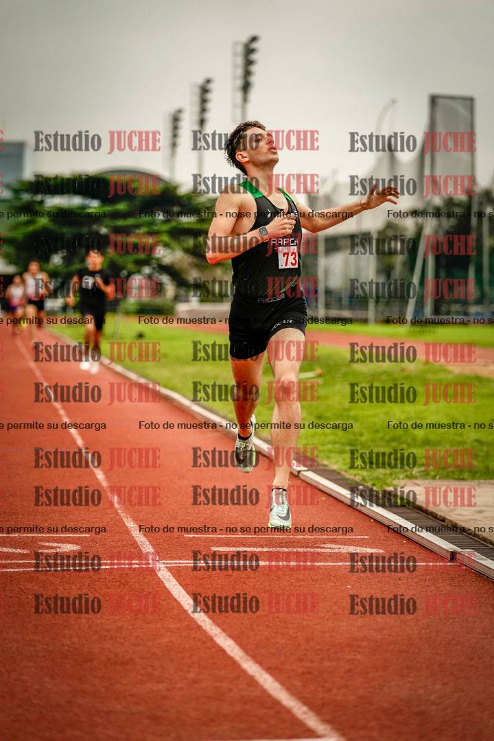 Fotos de los 800 m llanos de varones