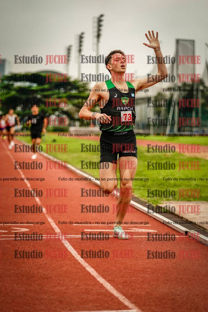 Fotos de los 800 m llanos de varones