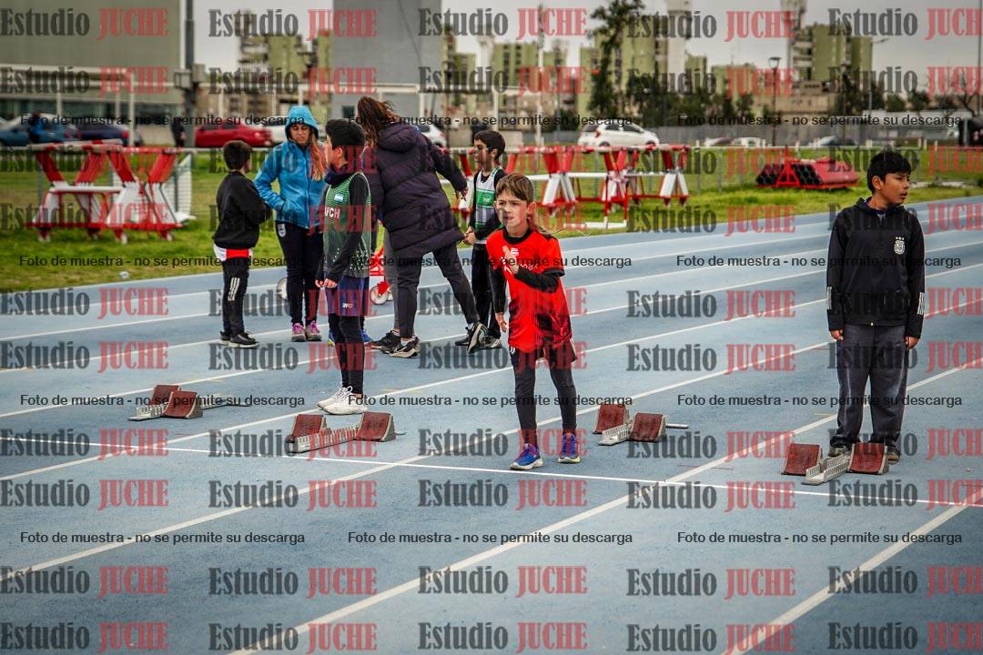 Fotos de los 50 m llanos de varones - U12
