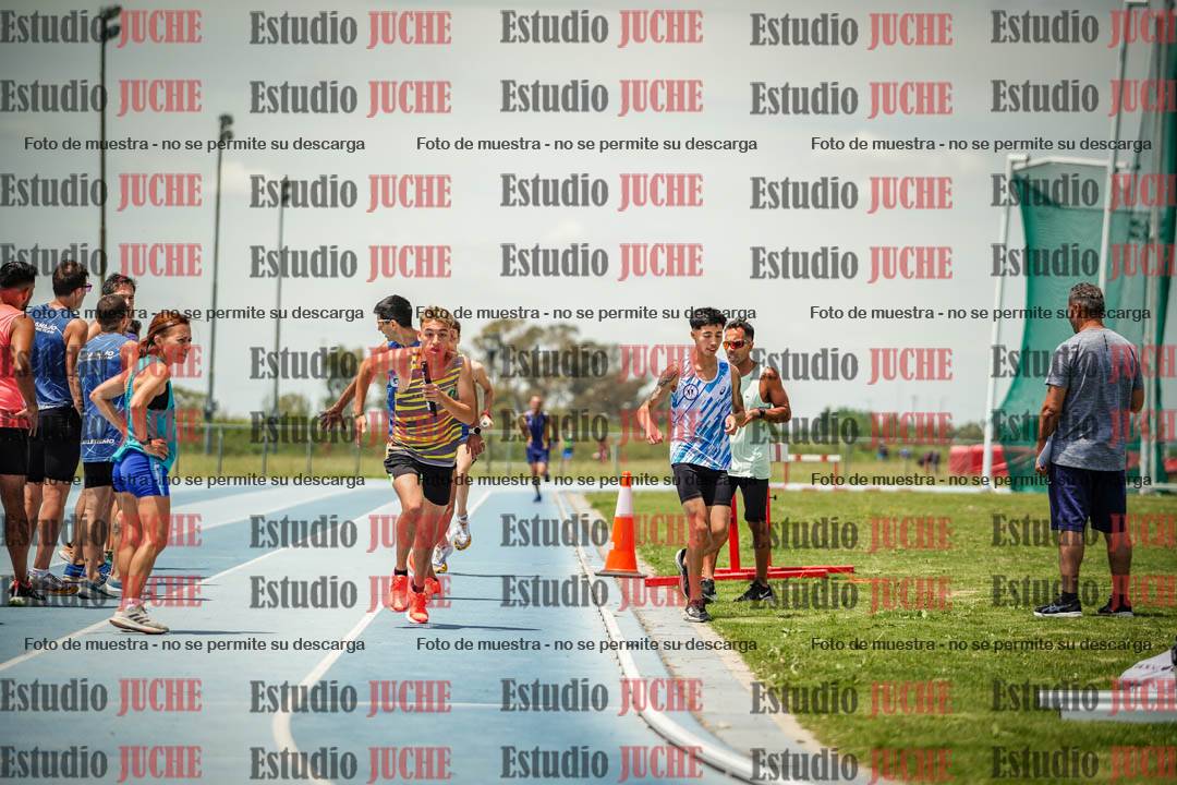 Fotos durante el transcurso de los relevos 20' para running teams - serie 2