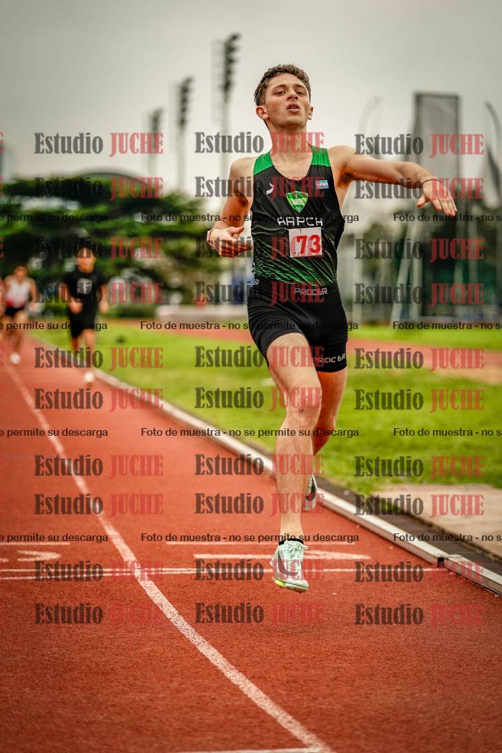 Fotos de los 800 m llanos de varones