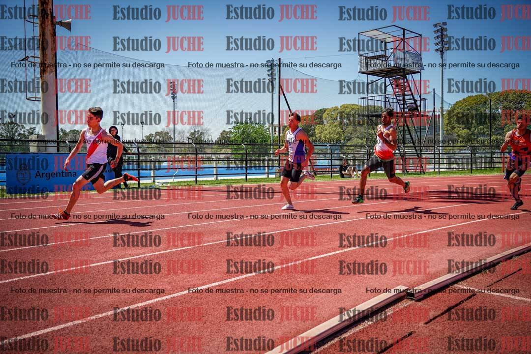Fotos de los 200 m llanos de varones