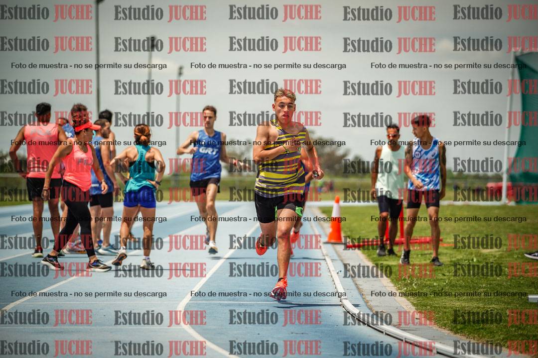 Fotos durante el transcurso de los relevos 20' para running teams - serie 2