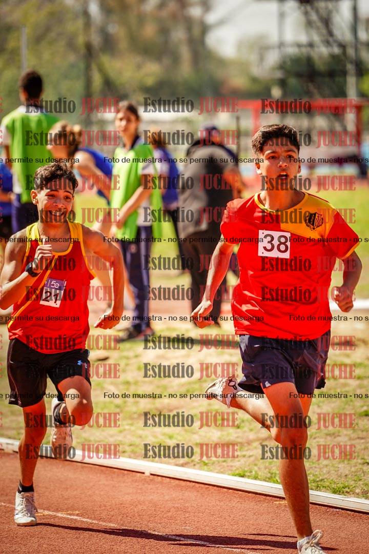 Fotos de los 600 m llanos de varones