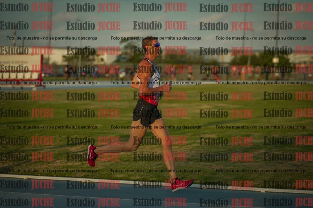 Fotos de los 3000 m llanos de varones