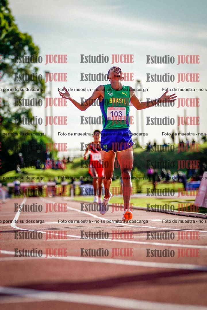 Fotos de los 3000 m con obstáculos de varones