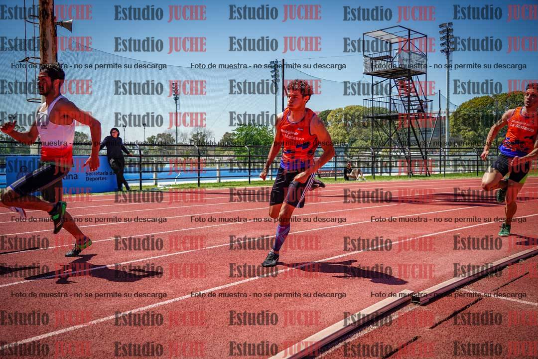 Fotos de los 200 m llanos de varones