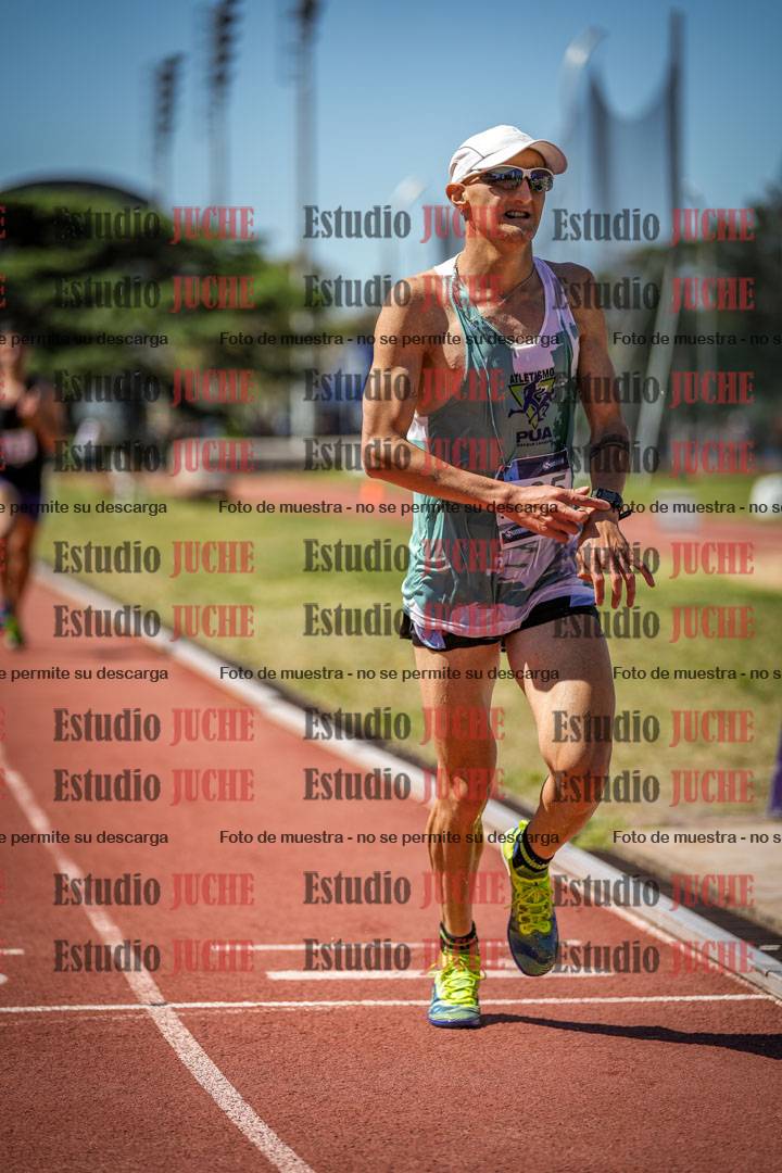 Fotos de los 3000 m con obstáculos de varones