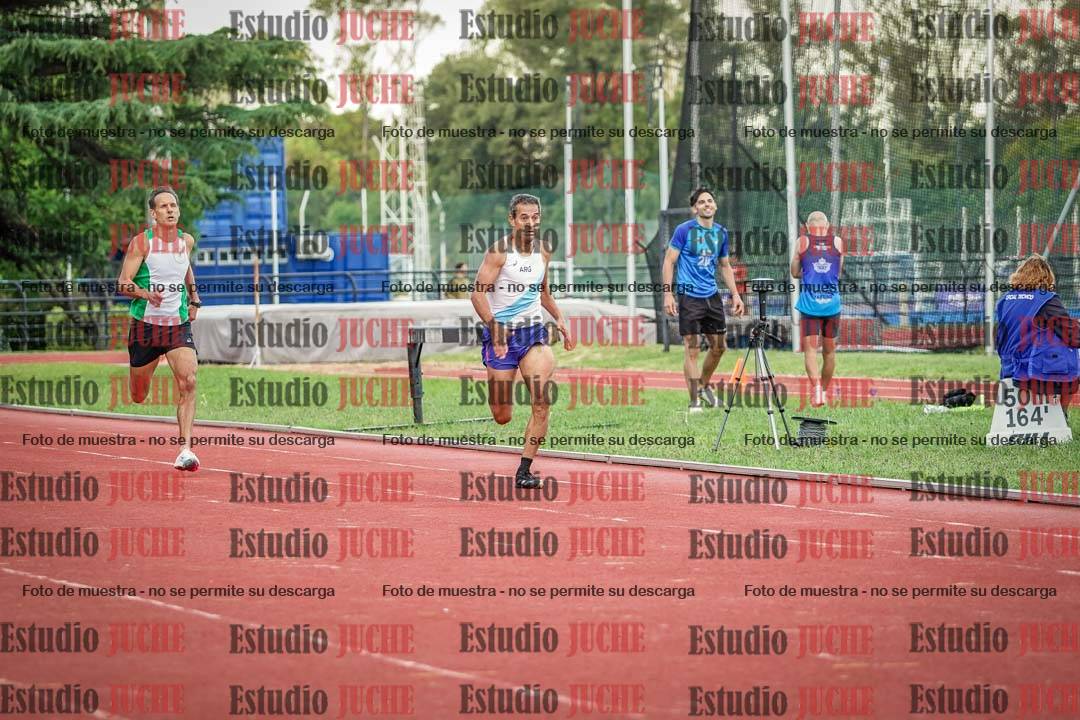 Fotos de los 400 m llanos de varones