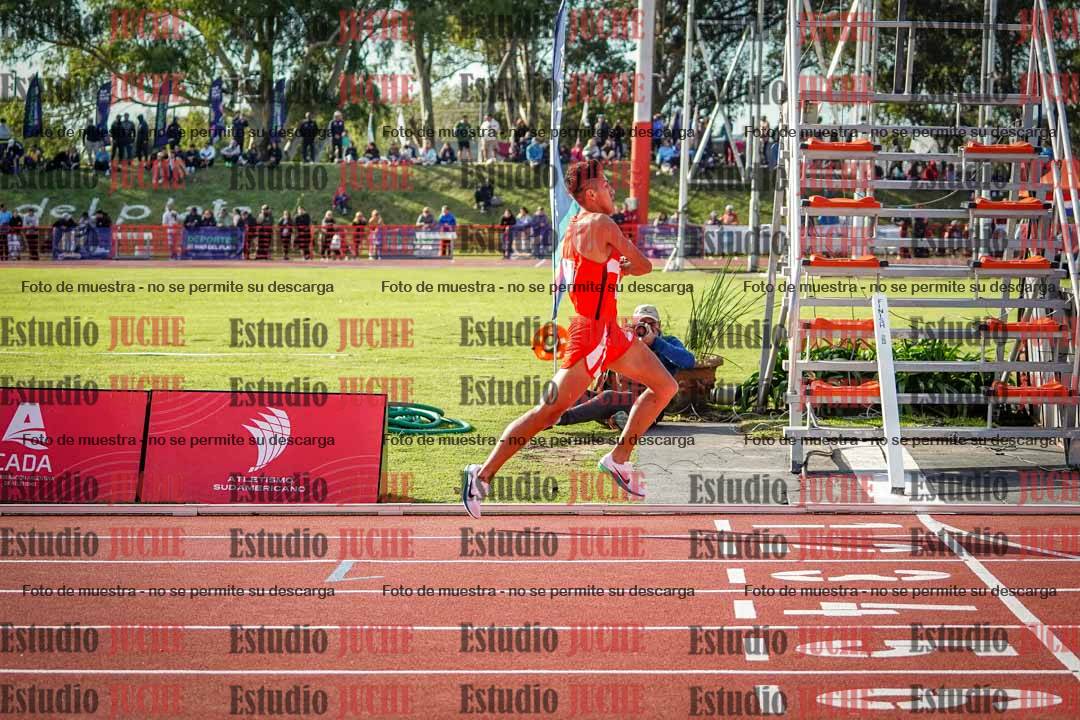Fotos de los 3000 m con obstáculos de varones
