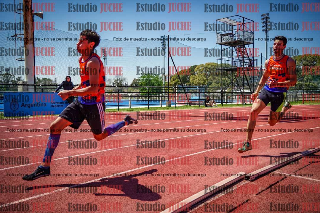 Fotos de los 200 m llanos de varones