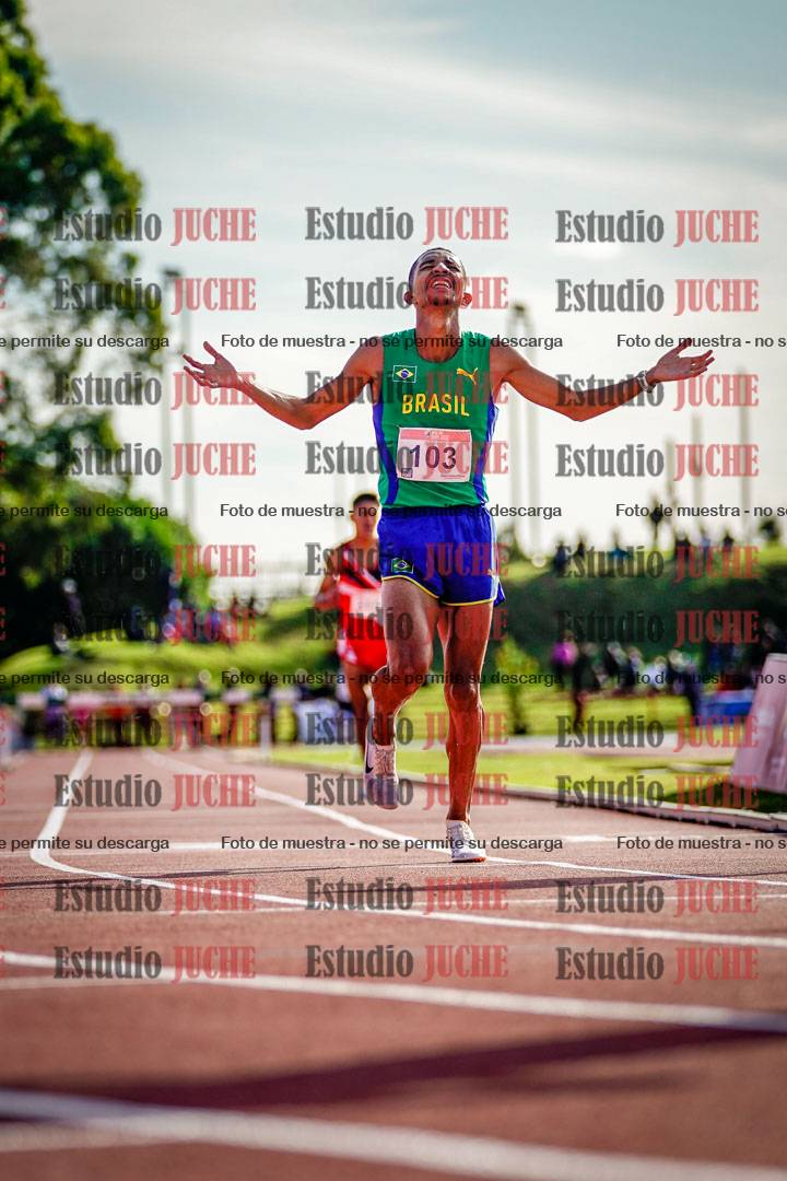 Fotos de los 3000 m con obstáculos de varones