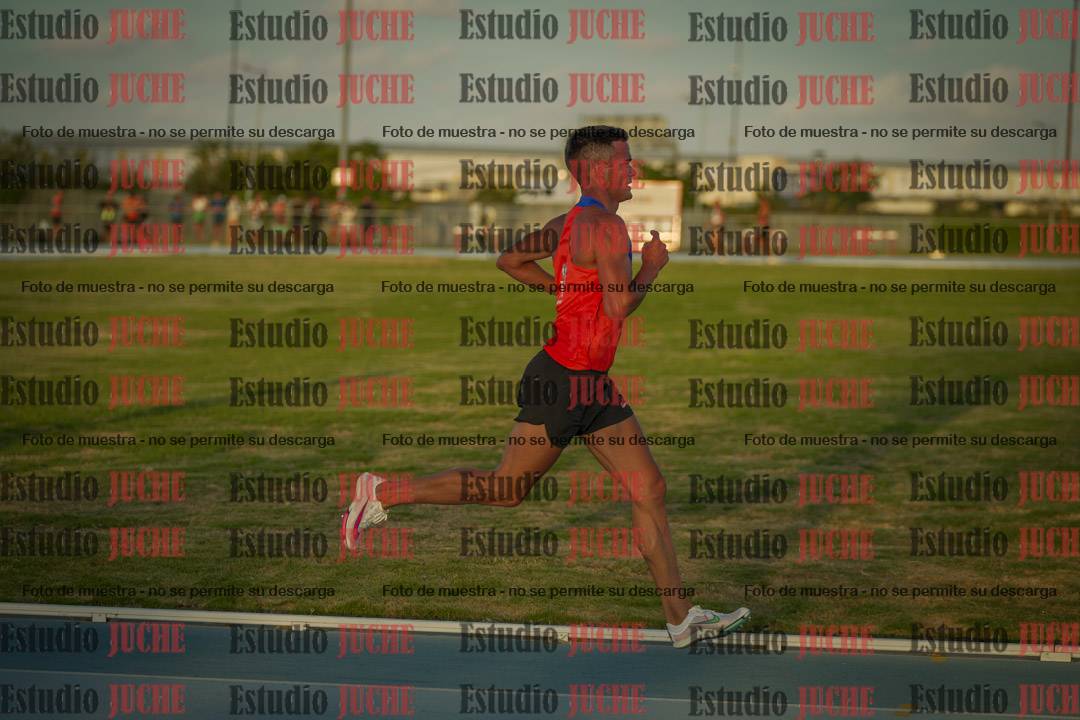 Fotos de los 3000 m llanos de varones