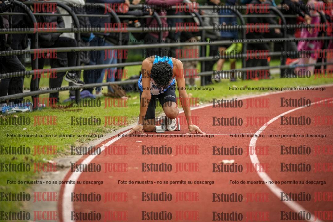 Fotos de los 400 m llanos de varones