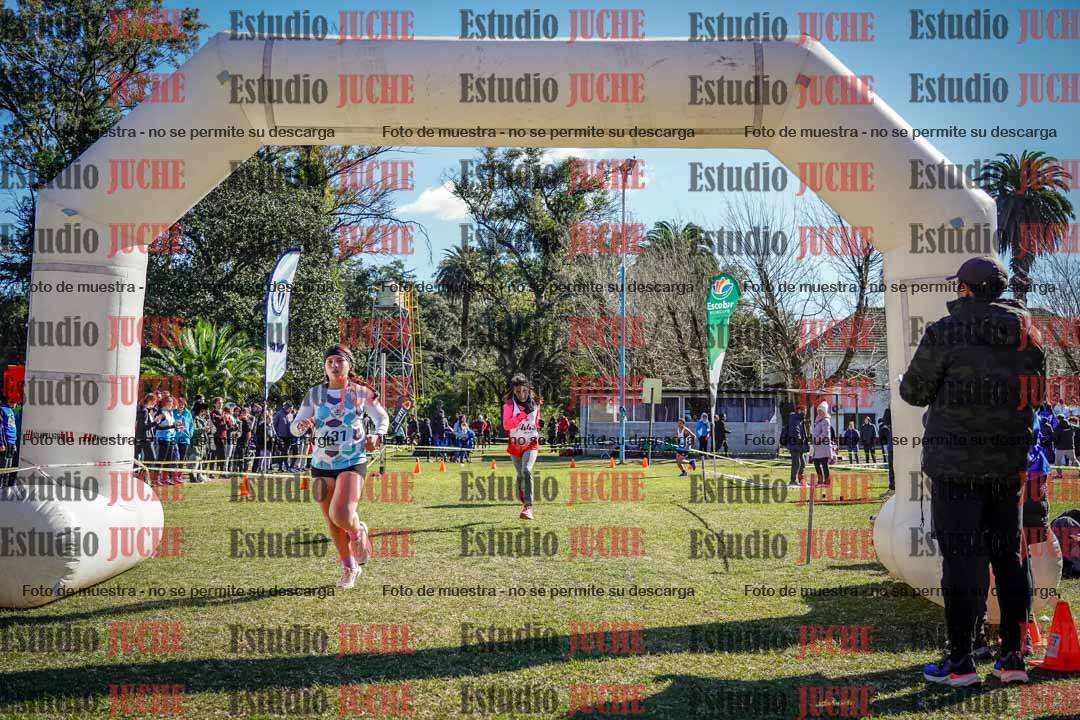 Fotos de la llegada del cross de 2000 m