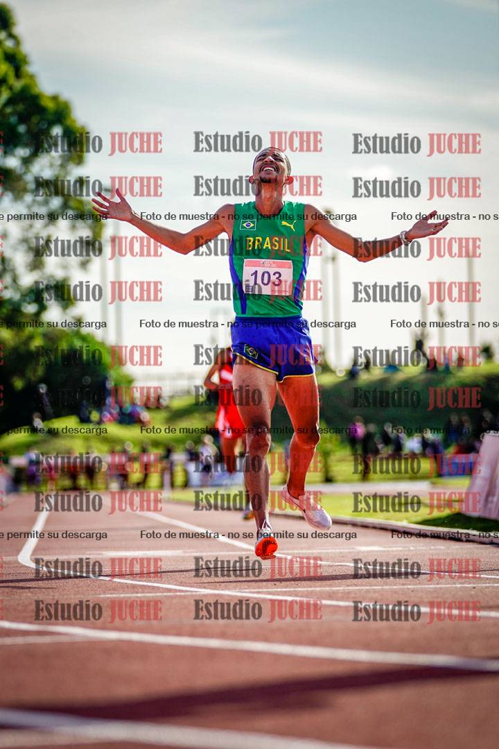 Fotos de los 3000 m con obstáculos de varones