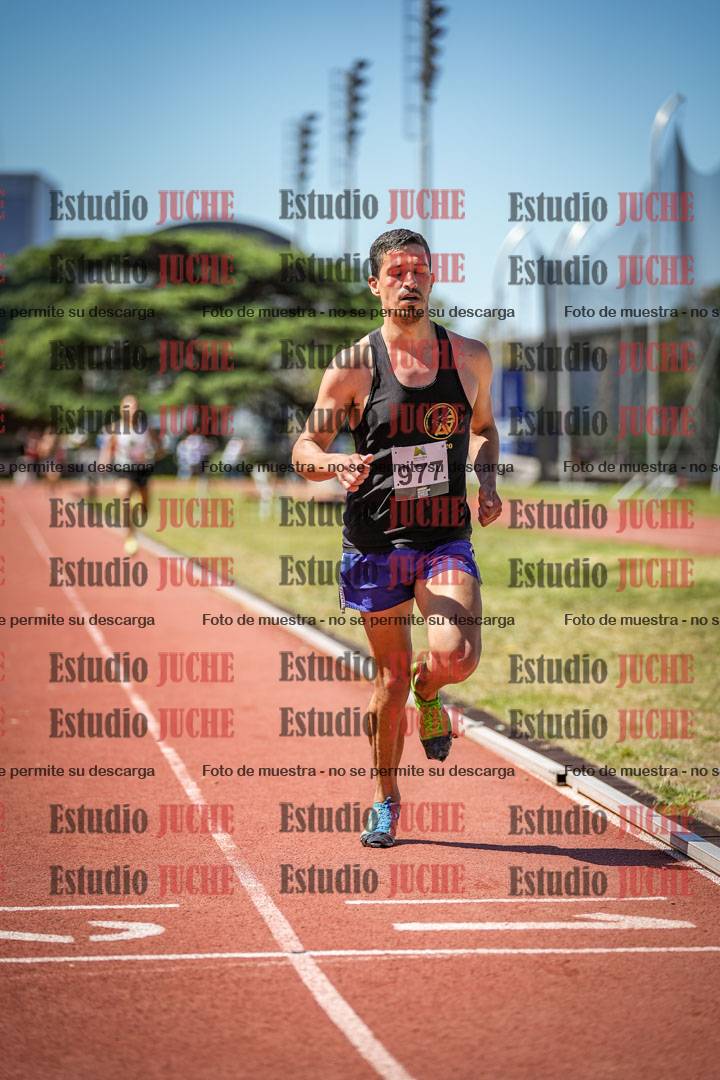 Fotos de los 3000 m con obstáculos de varones