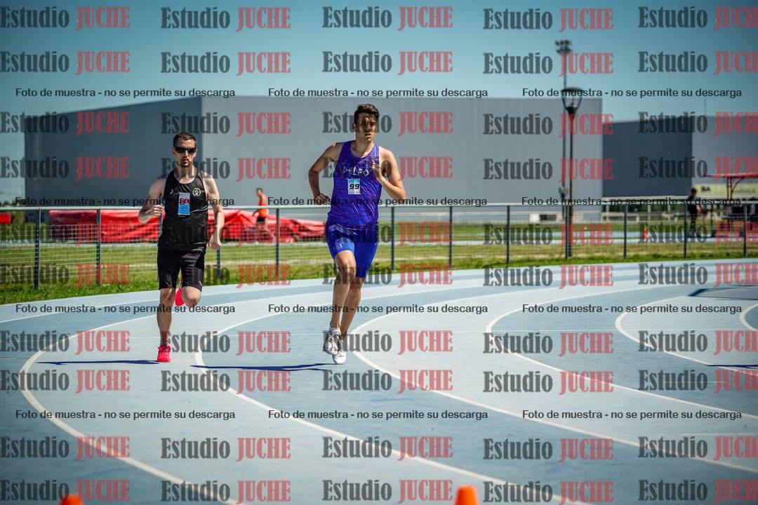 Fotos de los 800 m llanos de varones
