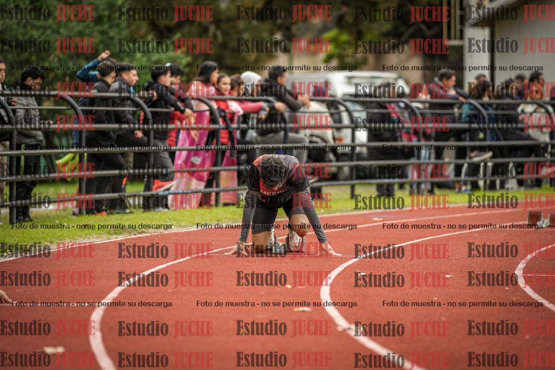 Fotos de los 400 m llanos de varones