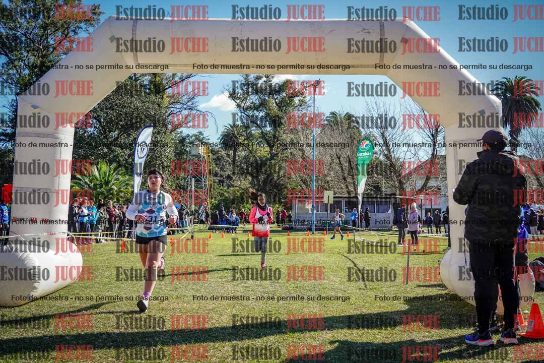 Fotos de la llegada del cross de 2000 m