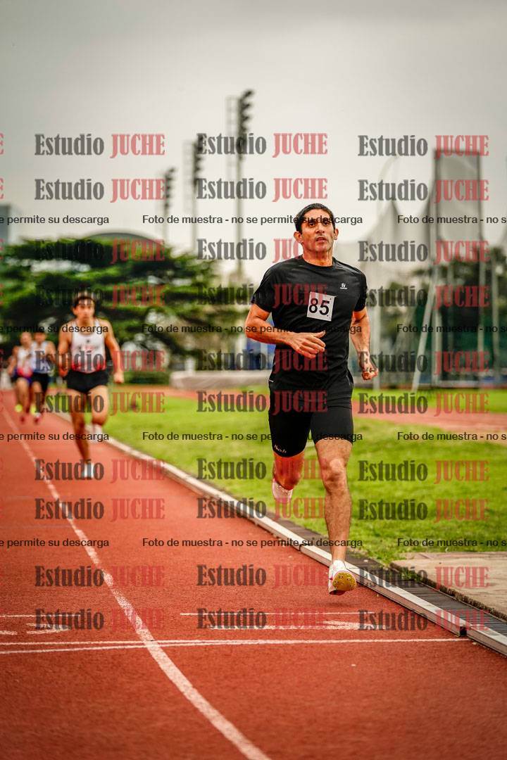 Fotos de los 800 m llanos de varones