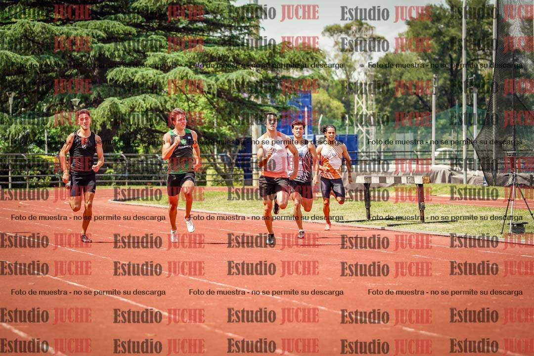 Fotos de los 400 m llanos de varones