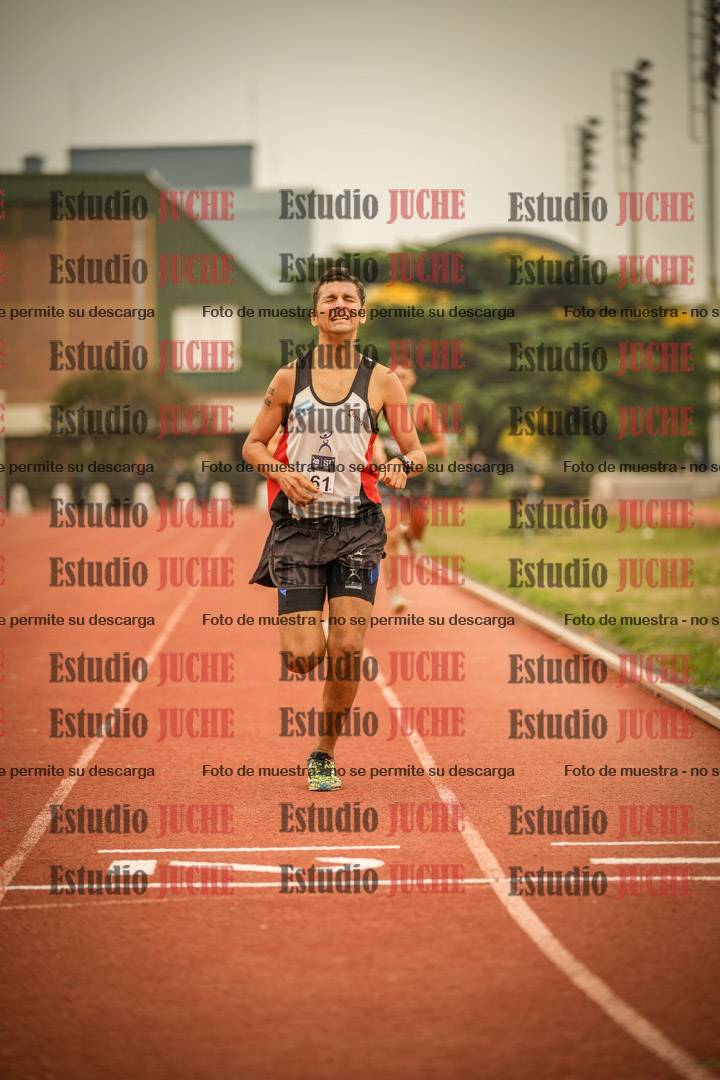 Fotos de los 800 m llanos de varones