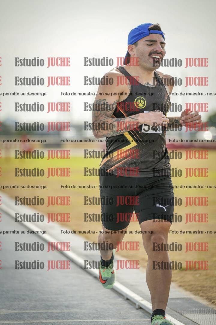 Fotos de los 800 m llanos de varones