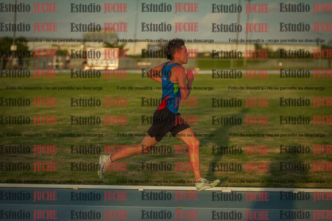 Fotos de los 3000 m llanos de varones