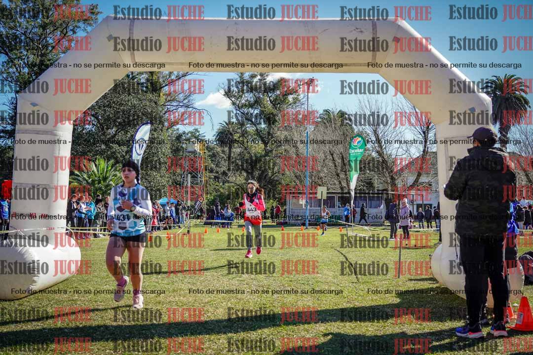 Fotos de la llegada del cross de 2000 m