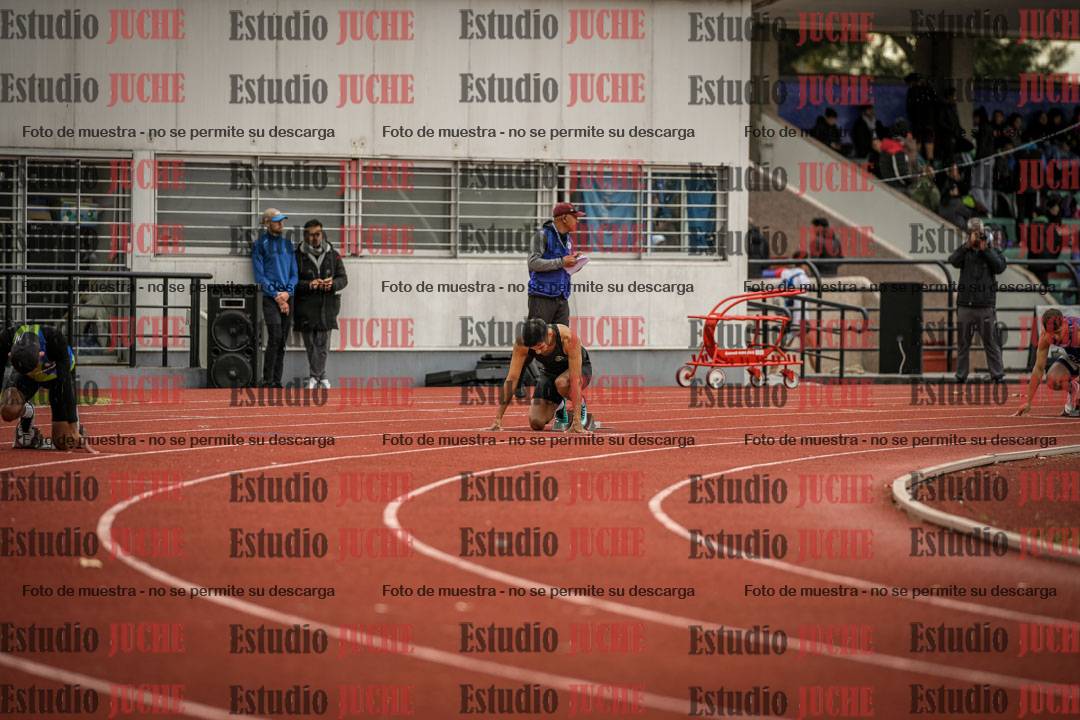 Fotos de los 400 m llanos de varones
