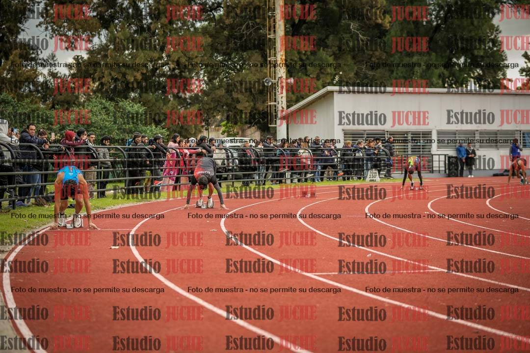 Fotos de los 400 m llanos de varones