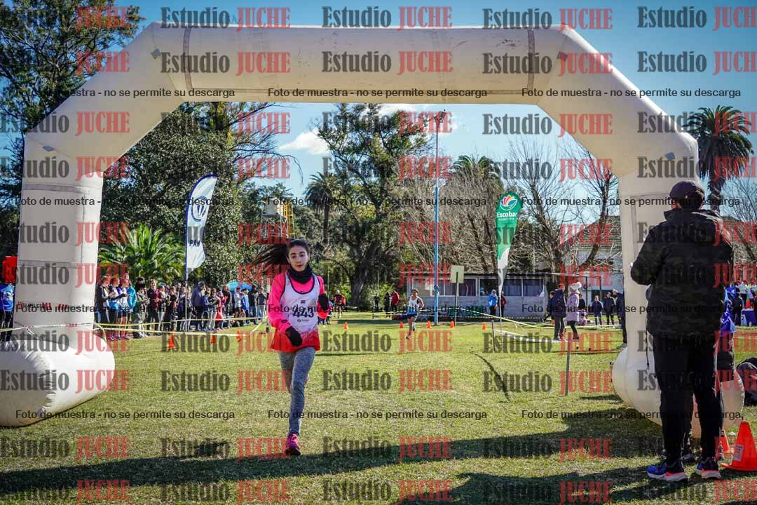 Fotos de la llegada del cross de 2000 m