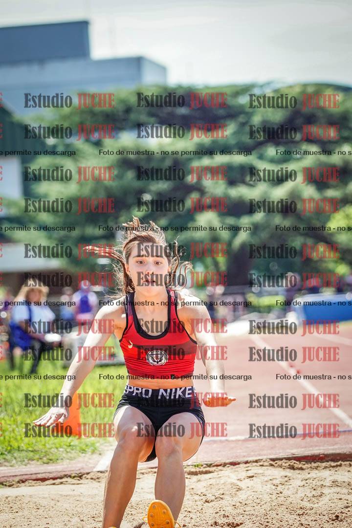 Fotos del salto en largo de mujeres