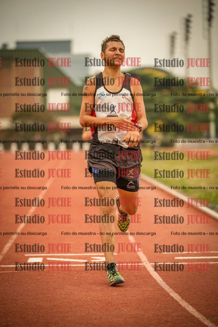 Fotos de los 800 m llanos de varones