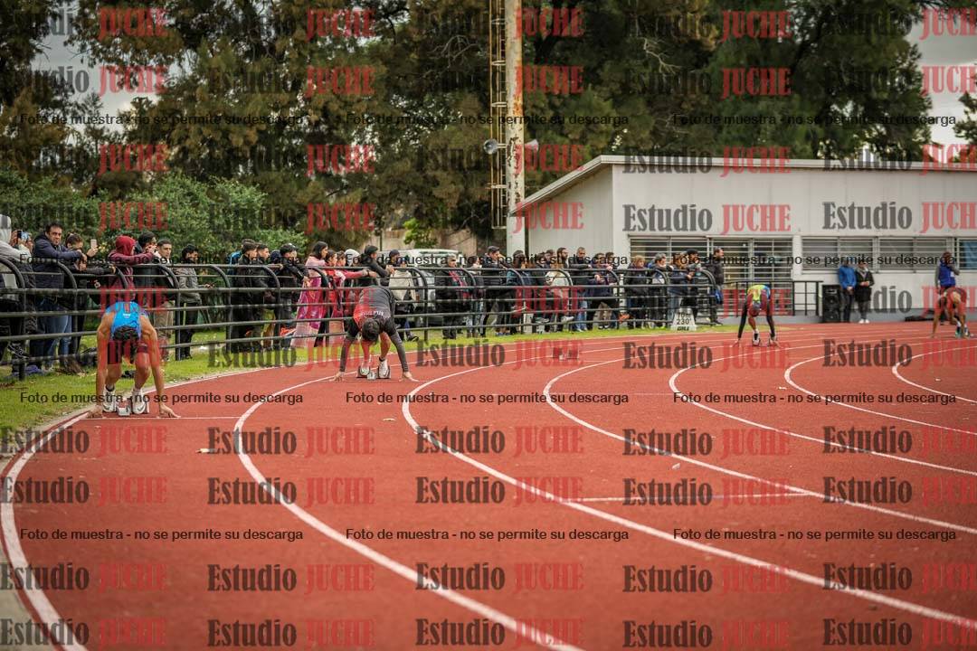 Fotos de los 400 m llanos de varones
