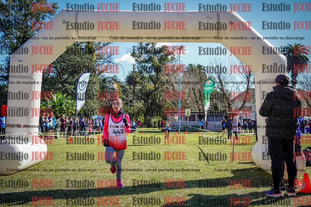 Fotos de la llegada del cross de 2000 m