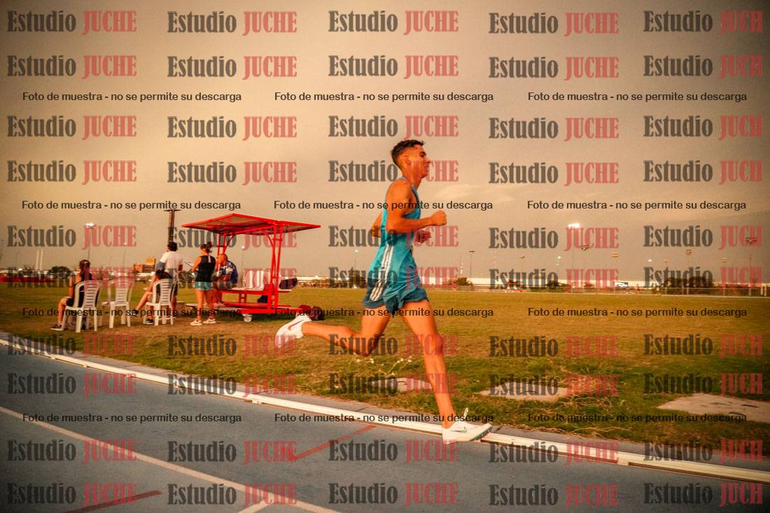 Fotos de los 3000 m llanos de varones