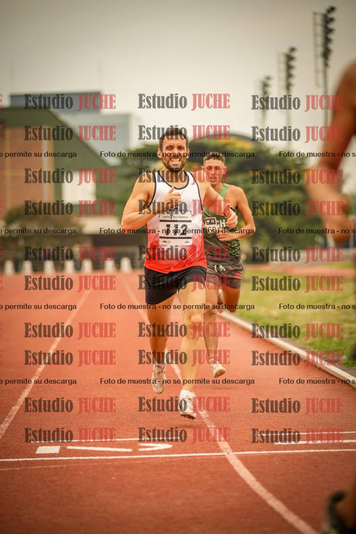 Fotos de los 800 m llanos de varones