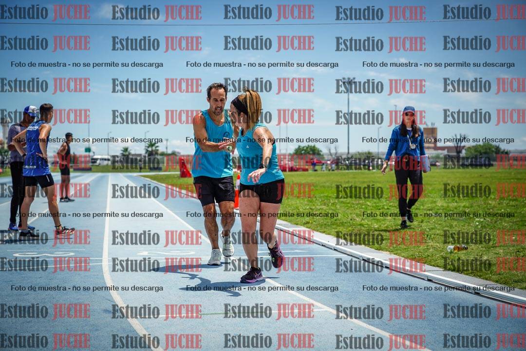 Fotos durante el transcurso de los relevos 20' para running teams - serie 2