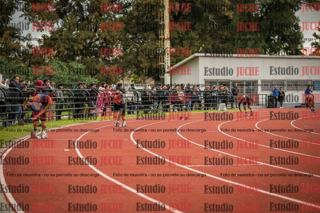 Fotos de los 400 m llanos de varones