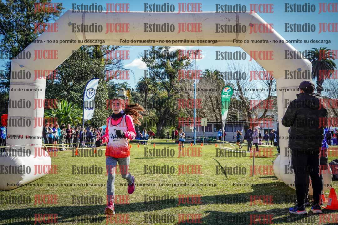 Fotos de la llegada del cross de 2000 m